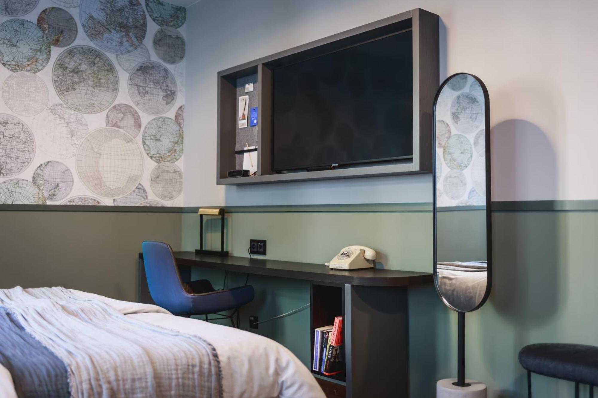 Large Double Room